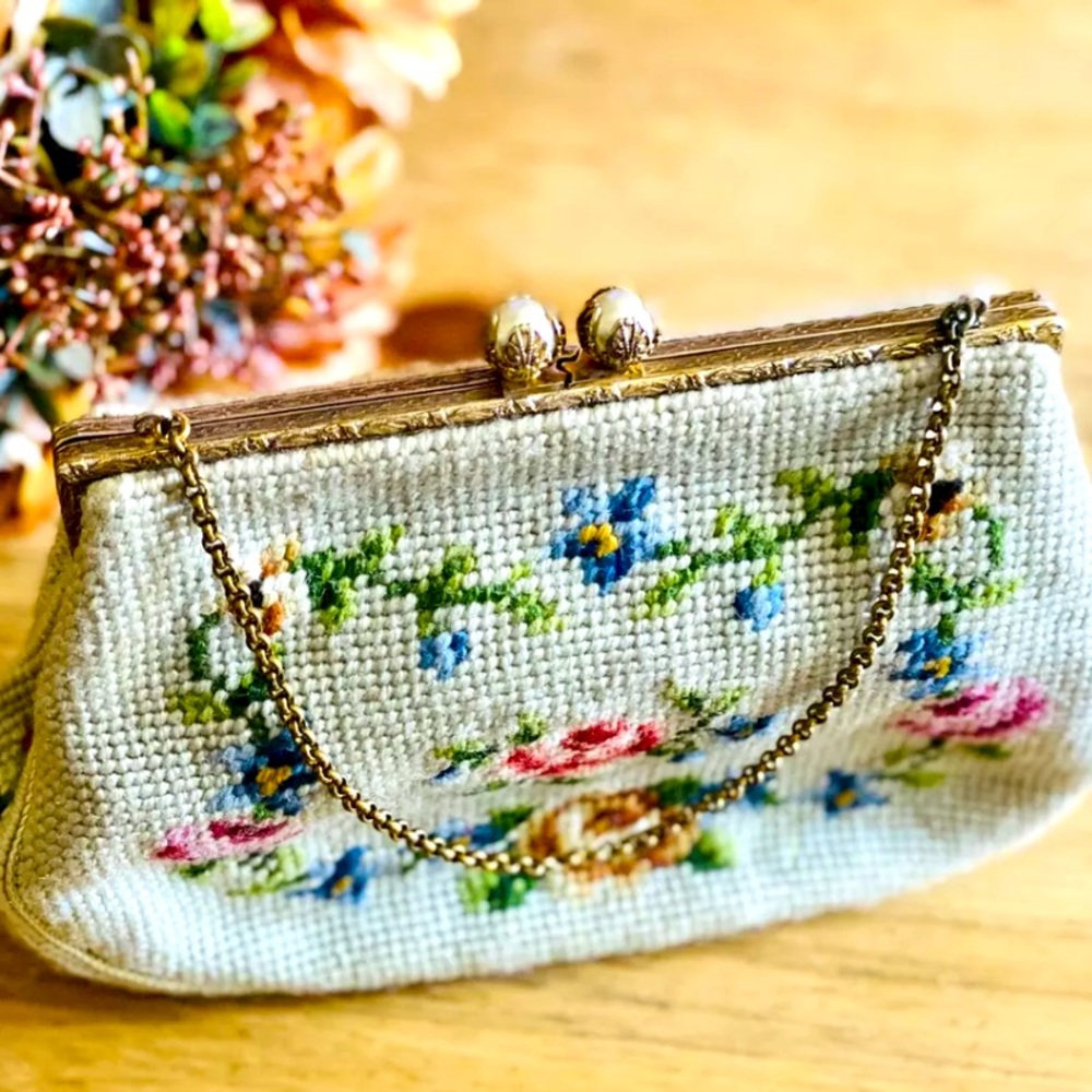 VTG Christine Custom Bags Detroit Michigan FLORAL WOOL NEEDLEPOINT PURSE 1940s